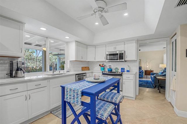 15401 SW 81 Av, Palmetto Bay, FL 33157