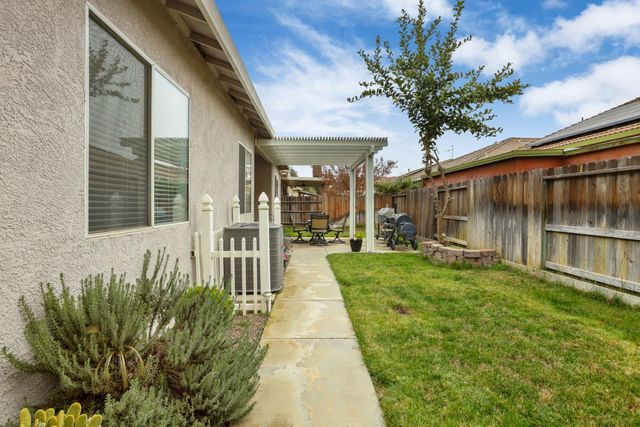 4020 Moss Rock Ct, Modesto, CA 95356