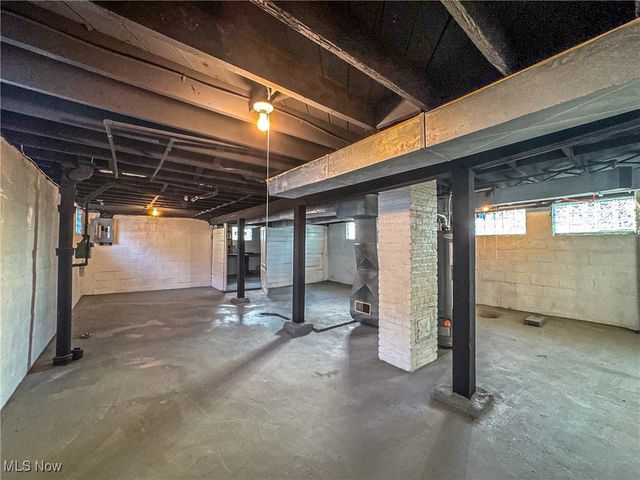 196 Maywood Drive, Youngstown, OH 44512