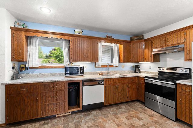 437 SILVER SPRING DRIVE, Green Bay, WI 54303