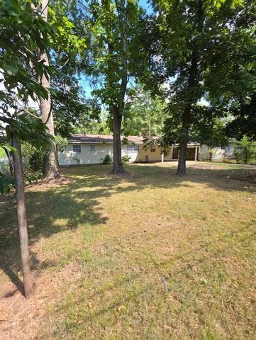1708 S Detroit Avenue, Russellville, AR 72801