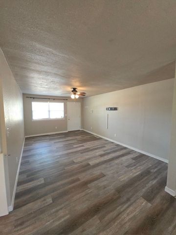 1708 S Detroit Avenue, Russellville, AR 72801