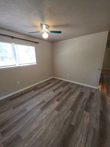 1708 S Detroit Avenue, Russellville, AR 72801