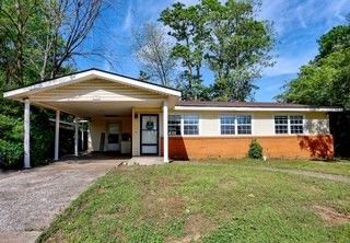 1708 S Detroit Avenue, Russellville, AR 72801