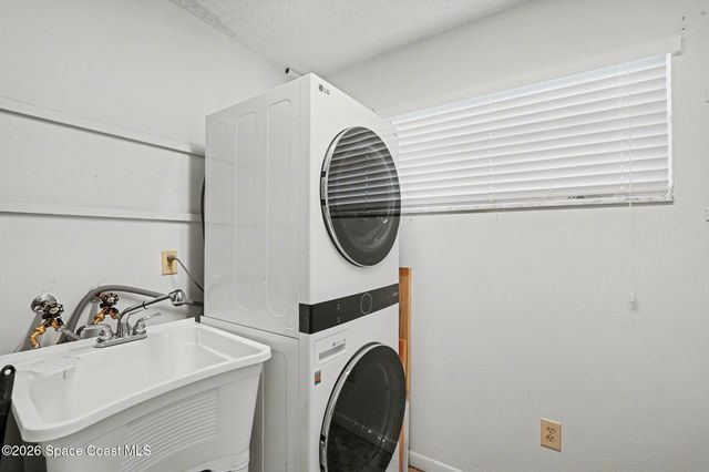 2135 N Courtenay Parkway 128, Merritt Island, FL 32953