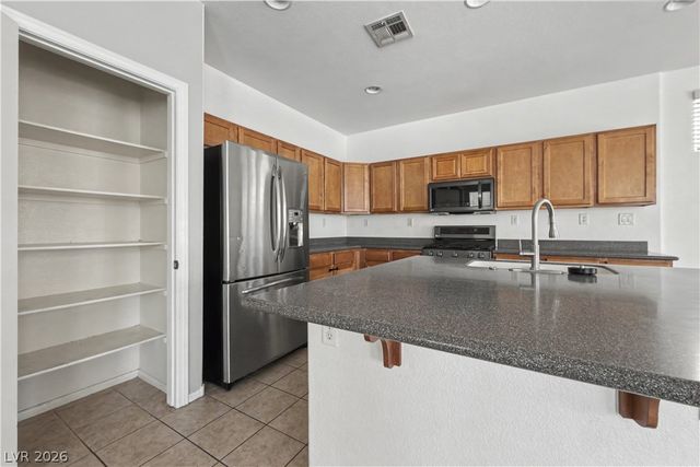 6679 Chariots Path Court, Las Vegas, NV 89142