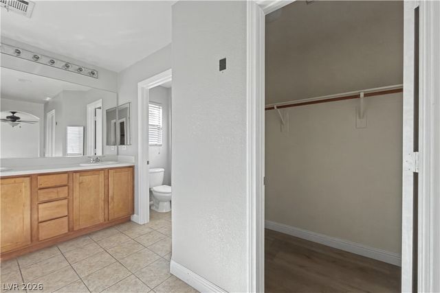 6679 Chariots Path Court, Las Vegas, NV 89142