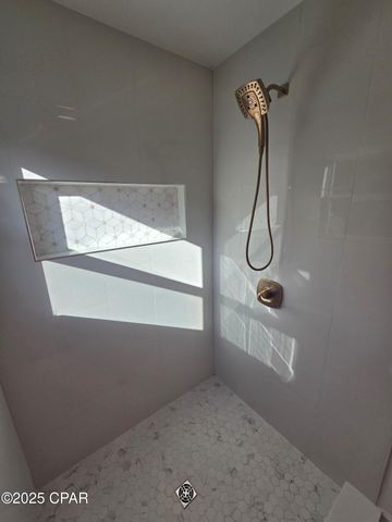 920 W Beach Drive, Panama City, FL 32401