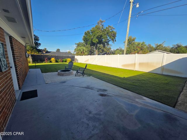 920 W Beach Drive, Panama City, FL 32401