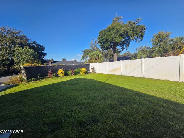 920 W Beach Drive, Panama City, FL 32401