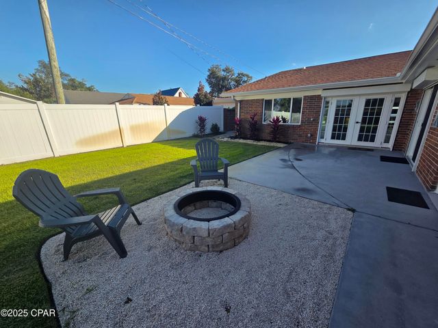 920 W Beach Drive, Panama City, FL 32401