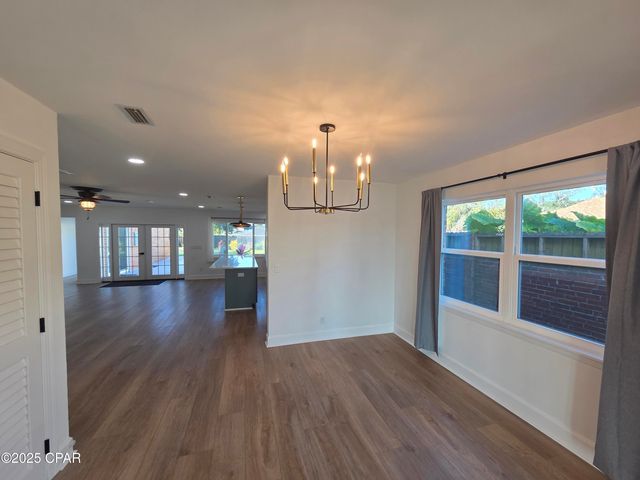 920 W Beach Drive, Panama City, FL 32401