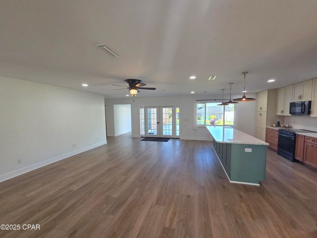 920 W Beach Drive, Panama City, FL 32401