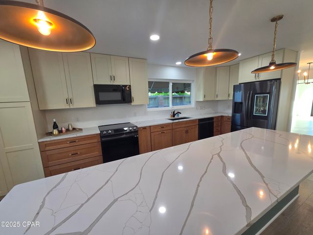 920 W Beach Drive, Panama City, FL 32401