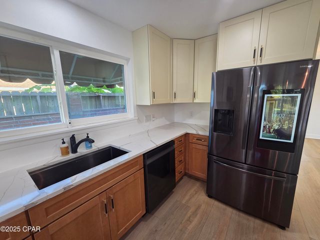 920 W Beach Drive, Panama City, FL 32401