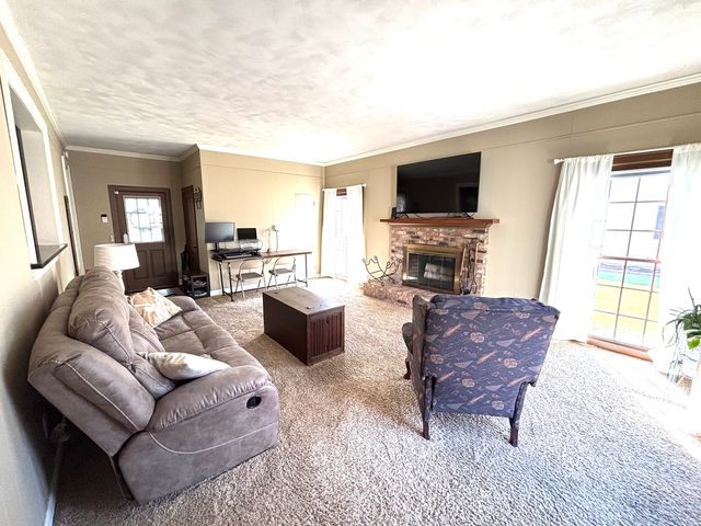2110 29th Street, Rock Island, IL 61201