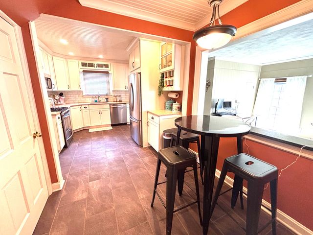 2110 29th Street, Rock Island, IL 61201