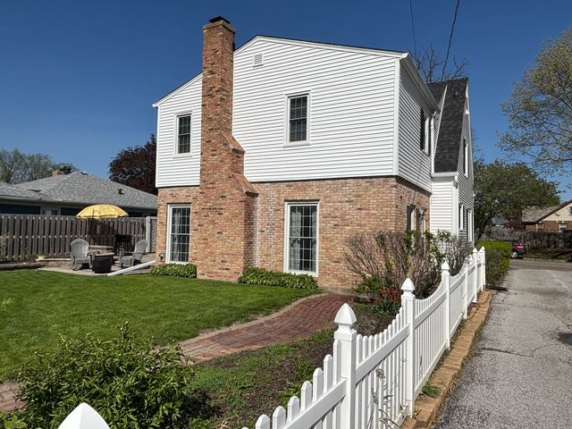 2110 29th Street, Rock Island, IL 61201