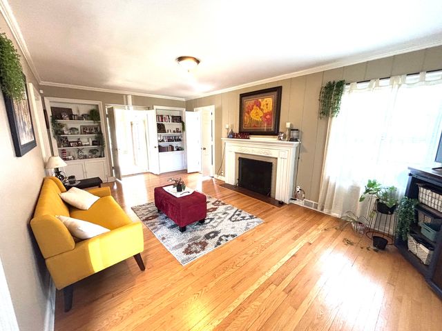 2110 29th Street, Rock Island, IL 61201