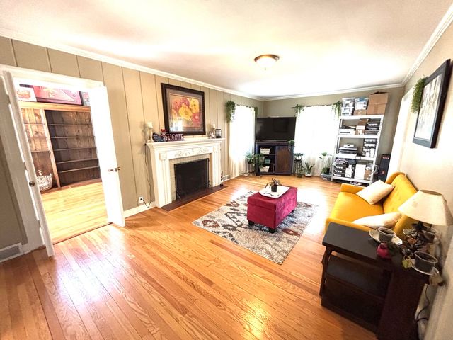 2110 29th Street, Rock Island, IL 61201