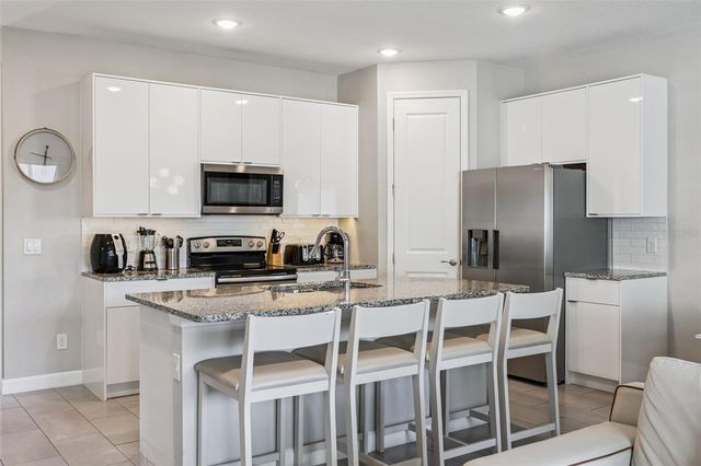 8008 FORMOSA VALLEY PLACE, Kissimmee, FL 34747