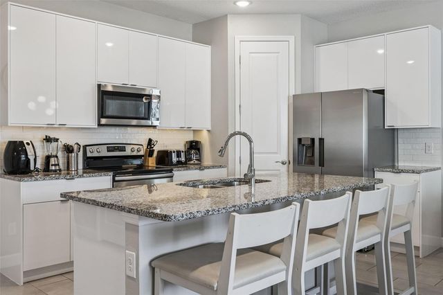 8008 FORMOSA VALLEY PLACE, Kissimmee, FL 34747