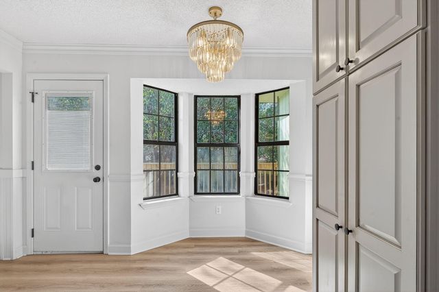 932 Ridgewood Way, Niceville, FL 32578