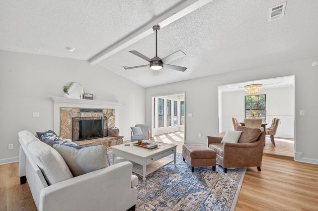 932 Ridgewood Way, Niceville, FL 32578