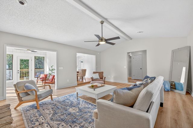 932 Ridgewood Way, Niceville, FL 32578