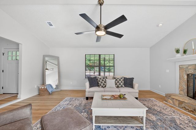 932 Ridgewood Way, Niceville, FL 32578