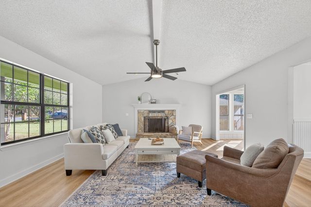 932 Ridgewood Way, Niceville, FL 32578