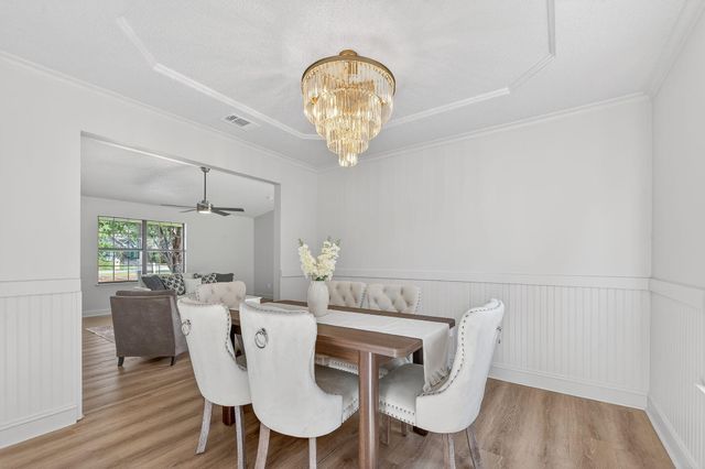 932 Ridgewood Way, Niceville, FL 32578