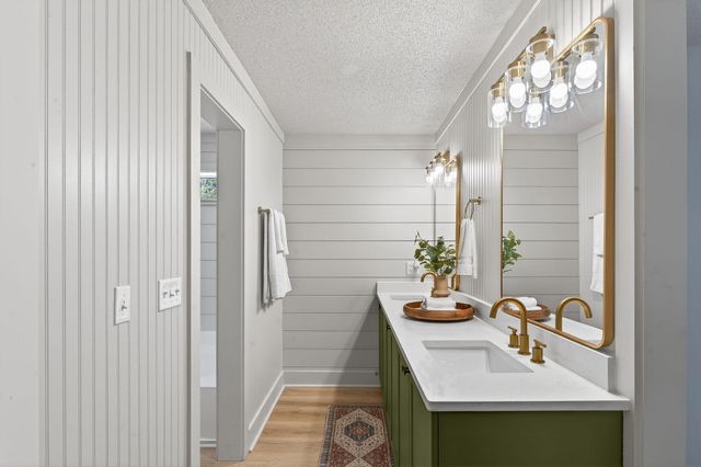 932 Ridgewood Way, Niceville, FL 32578