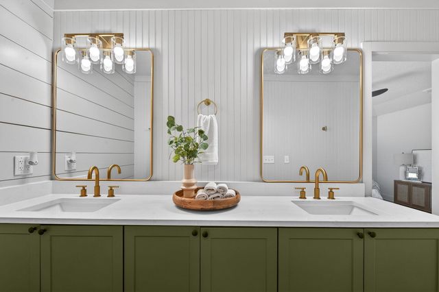 932 Ridgewood Way, Niceville, FL 32578