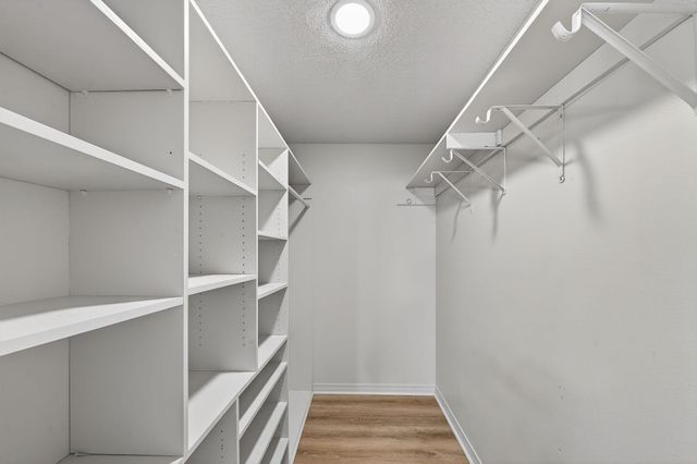 932 Ridgewood Way, Niceville, FL 32578