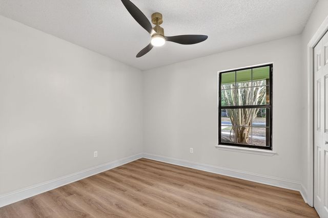 932 Ridgewood Way, Niceville, FL 32578