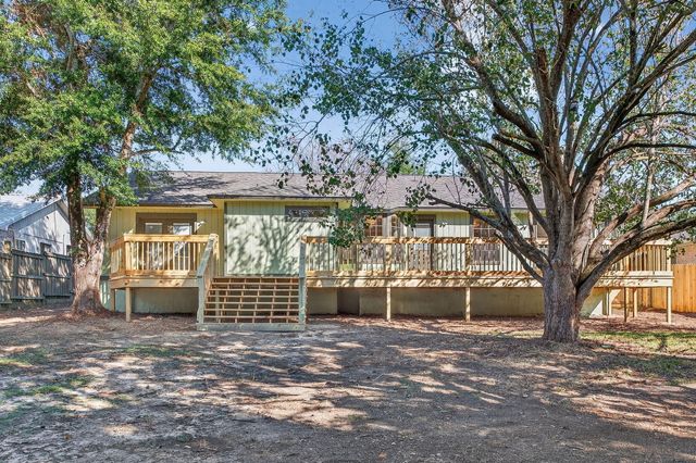 932 Ridgewood Way, Niceville, FL 32578