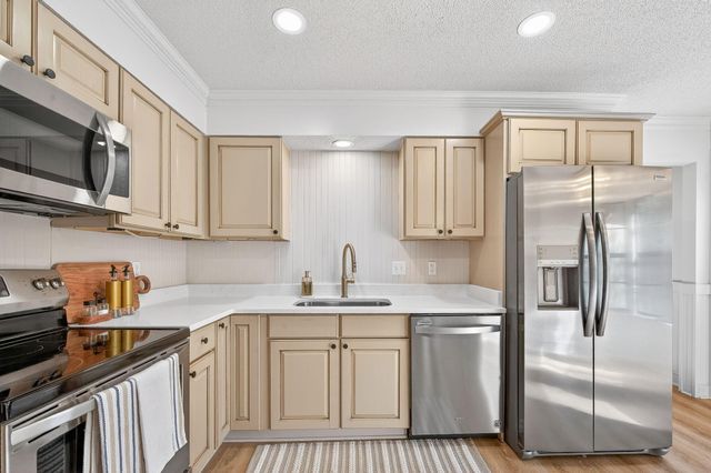 932 Ridgewood Way, Niceville, FL 32578