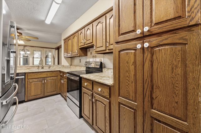 129 Pleasant Hill Rd, Sweetwater, TN 37874
