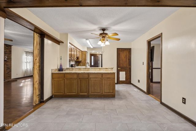 129 Pleasant Hill Rd, Sweetwater, TN 37874