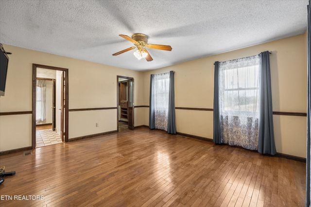 129 Pleasant Hill Rd, Sweetwater, TN 37874