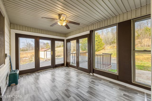 129 Pleasant Hill Rd, Sweetwater, TN 37874
