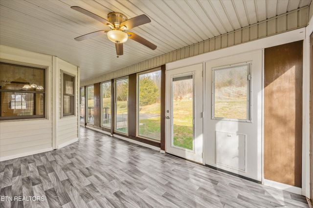 129 Pleasant Hill Rd, Sweetwater, TN 37874