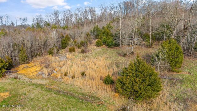129 Pleasant Hill Rd, Sweetwater, TN 37874