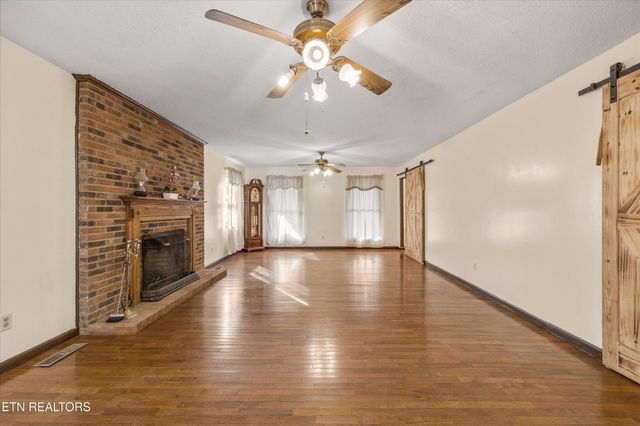129 Pleasant Hill Rd, Sweetwater, TN 37874