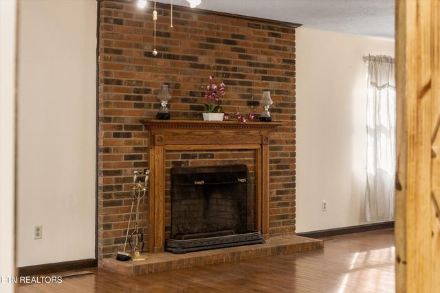 129 Pleasant Hill Rd, Sweetwater, TN 37874