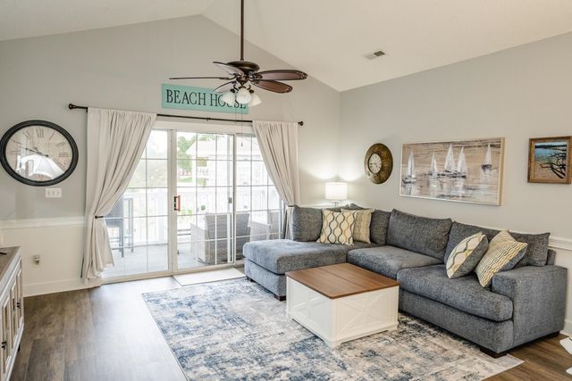 4681 Wild Iris Dr Apt 303, Myrtle Beach, SC 29577