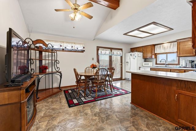 13614 Wallace Drive, Plattsmouth, NE 68048