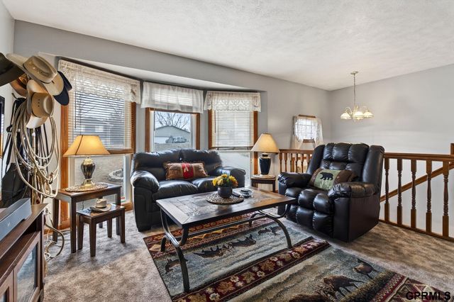 13614 Wallace Drive, Plattsmouth, NE 68048