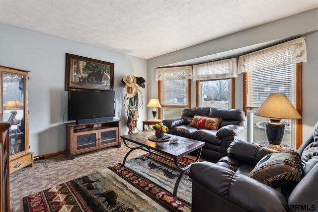 13614 Wallace Drive, Plattsmouth, NE 68048